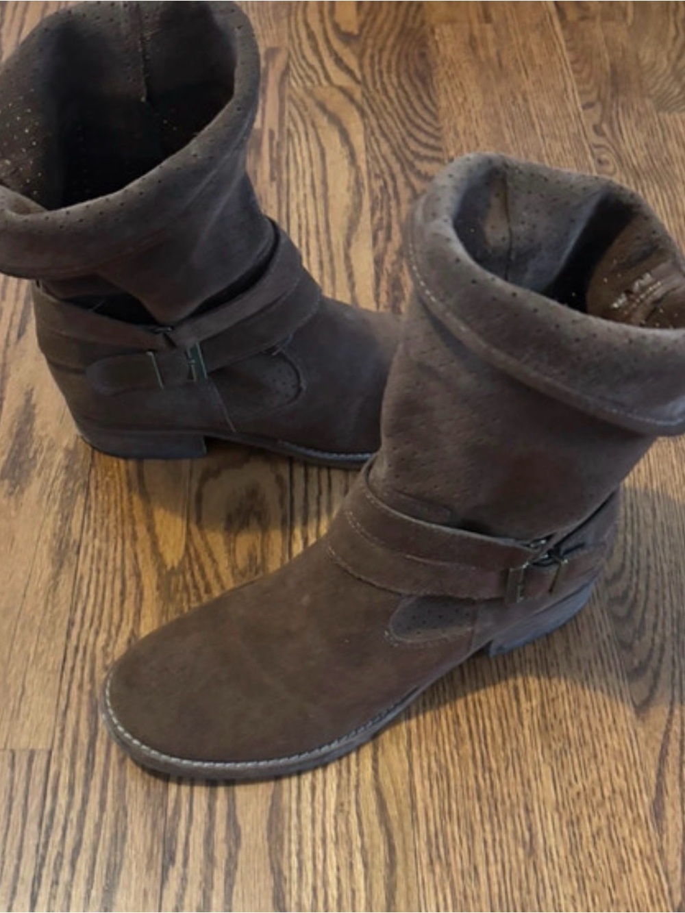 crown vintage brown suede buckle boots - Picture 2 of 10